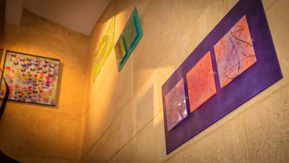 ArtLife83's tweet photo. Quelques #photos du #vernissage de l'exposition "Plexiart" au @closdesroses, avec Nadege d'Assuncao !
#expo #art #artiste #contemporaryart https://t.co/PZ0FFYqDb7
