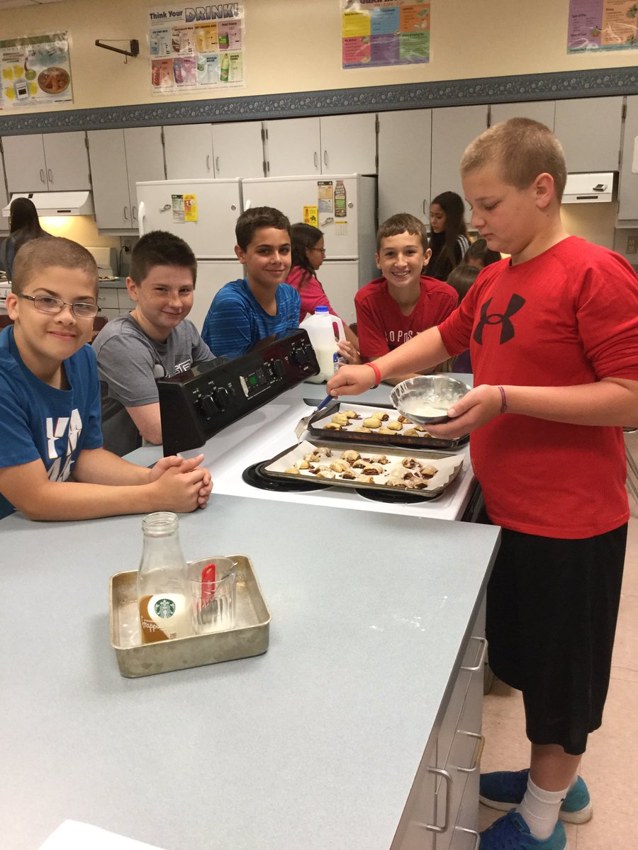 mrs_kearns_ef tweet picture