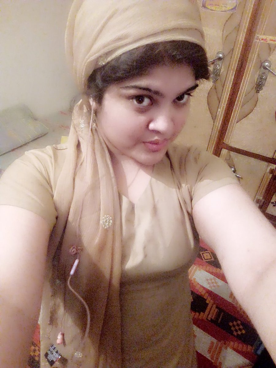 AnmolButt12's tweet photo. Good evening all lovely😘 https://t.co/dI4AlizzQj