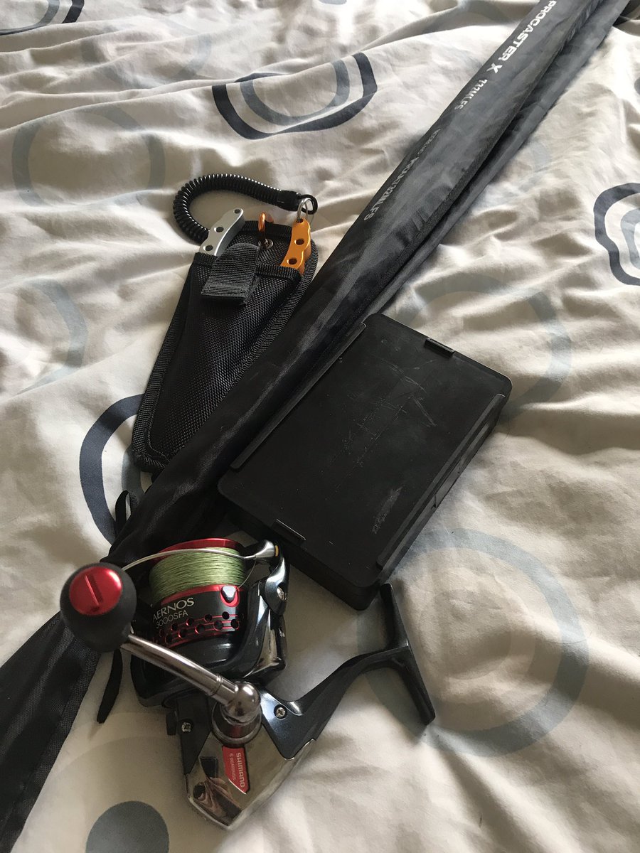 worldangling_'s tweet photo. Why I love lure fishing...enough gear for a bass session but all fits in a single pocket... https://t.co/k3KGriQB3h