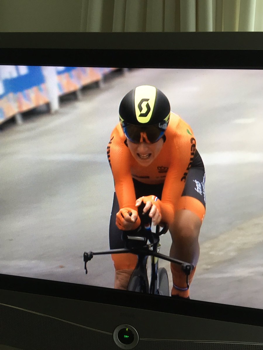 <a href="/AvVleuten/">Annemiek van Vleuten</a> van harte!!
Gaaaaf op 3-4 oktober '24-uur Prof' in ons hotel met een wereldkampioen <a href="/MinPres/">Dick Schoof</a>  hotelwesseling.nl/nl/arrangement…