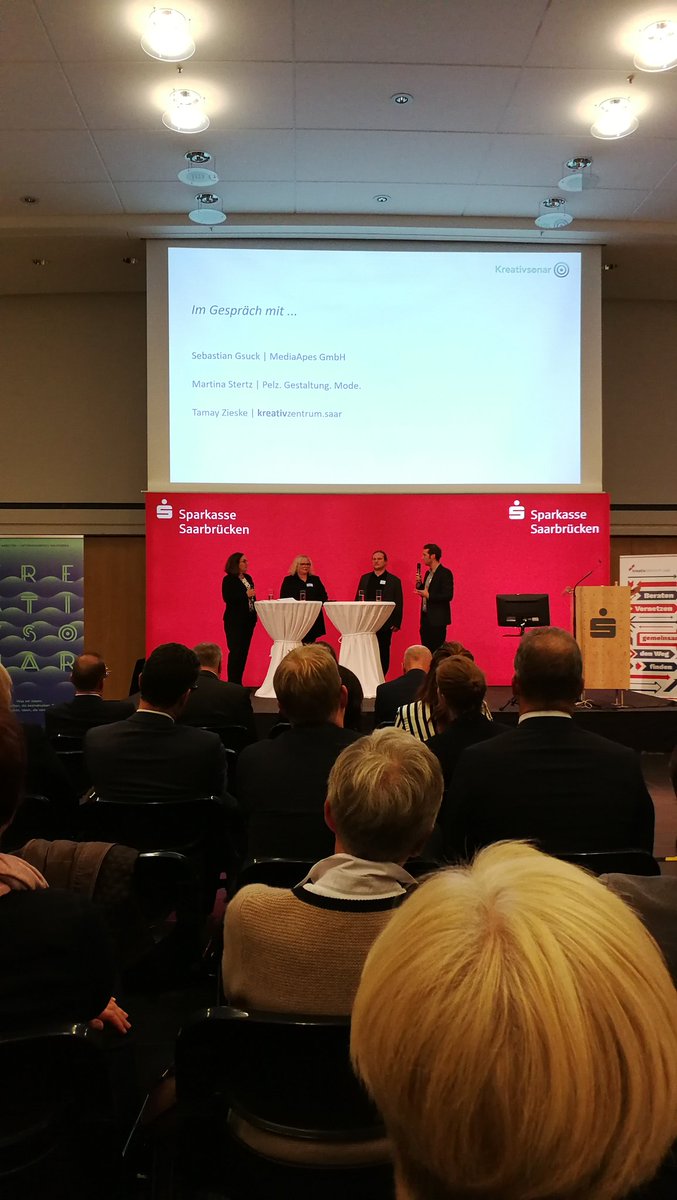 BunteKohle's tweet photo. Im Gespräch: @MediaApesGmbH, Martina Sterz und Tamay Zieske, #kreativzentrumsaar. Denn das #Kreativsonar bringt was! https://t.co/rOuiPi30YW