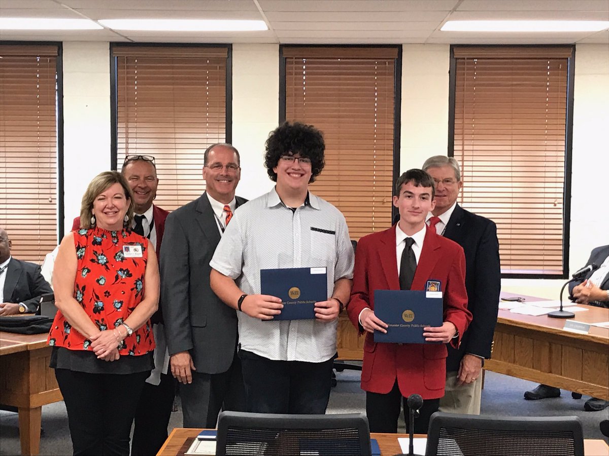 LatvianValerie's tweet photo. Well, lookie here! @SkillsMaryland Mobile Robotics team from @WorcesterTHS was recognized for @SkillsUSA participation #ReadyForThisYear https://t.co/ZITSknmKZp