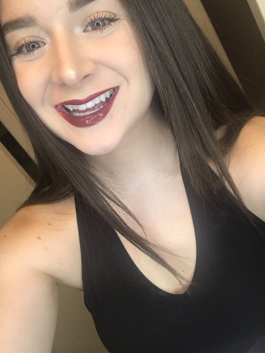 Jenny_Rosee's tweet photo. I'm loving my selfies now that I have a ring light #diyringlight https://t.co/9dXZsks9an