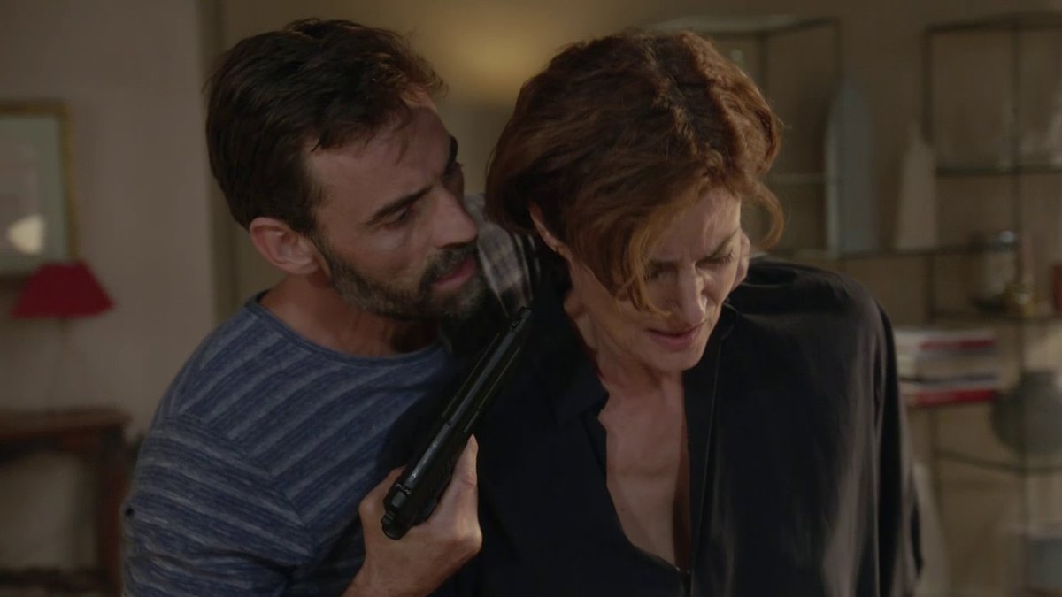 DNA_TF1's tweet image. : #DNA LIVE : #Elisabeth en danger de mort 🔫⚠️ Mathieu Vannier va-t-il la supprimer? #ClanVallorta