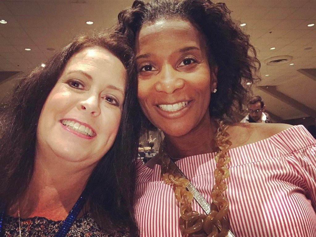 wifemotherrunr's tweet image. Loved making new friends at @bloggycon @cedarpoint #bloggycon17 @chatonsworld