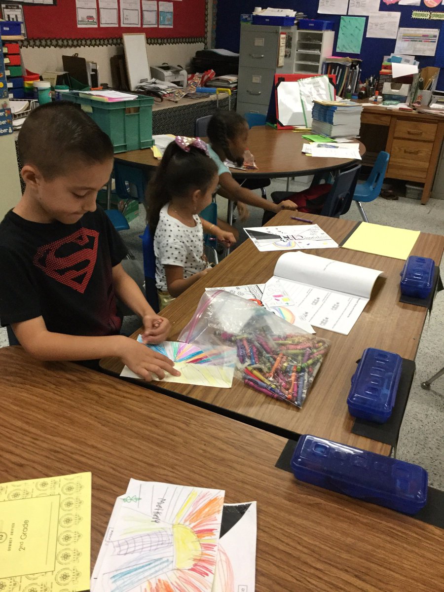 AlamedaTigers's tweet image. Second grade STEAM time is fun and exciting!