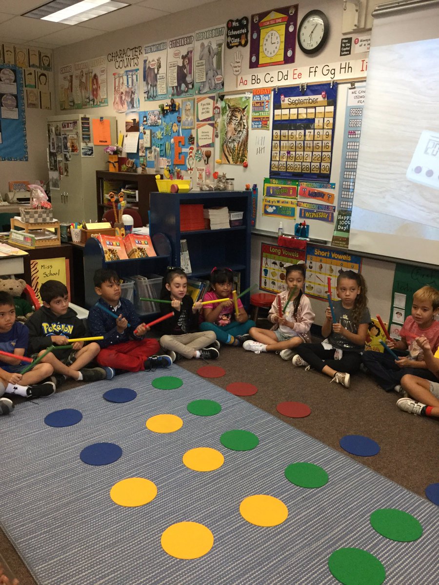 AlamedaTigers's tweet image. Second grade STEAM time is fun and exciting!