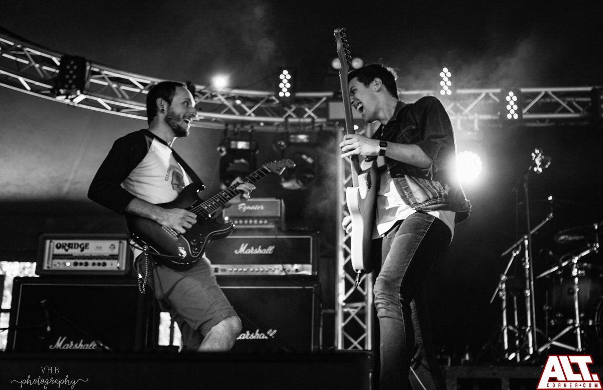 AltCorner (@altcornermusic) on Twitter photo //GALLERY//
<a href="/BeardedYthQst/">Bearded Youth Quest</a> live at ArcTanGent 2017!
Check it out:
altcorner.com/galleries/bear…
Pics: @VHBphotography //GALLERY//
<a href="/BeardedYthQst/">Bearded Youth Quest</a> live at ArcTanGent 2017!
Check it out:
altcorner.com/galleries/bear…
Pics: @VHBphotography