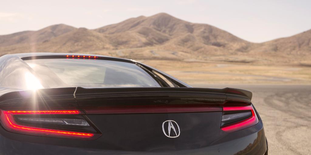 Acura's tweet image. Reach the pinnacle, then keep pushing farther in the #NSX.

acura.us/NSX