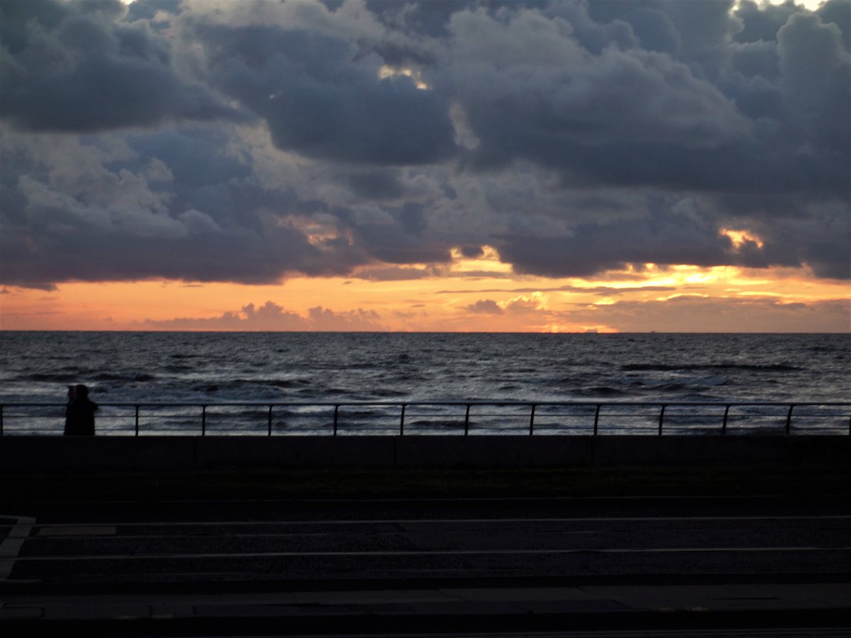 KateMYates's tweet photo. Stormclouds @visitBlackpool @visitfyldecoast @Gillylancs @icanhub @altblackpool #clouds #cloud #Blackpool #sunset #coast #SeaSide #colourpic https://t.co/moAX0jtZ71