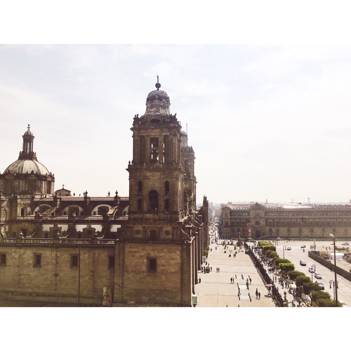 conconsol's tweet image. Praying for Mexico 🙏🏼🇲🇽#MexicoCityearthquake