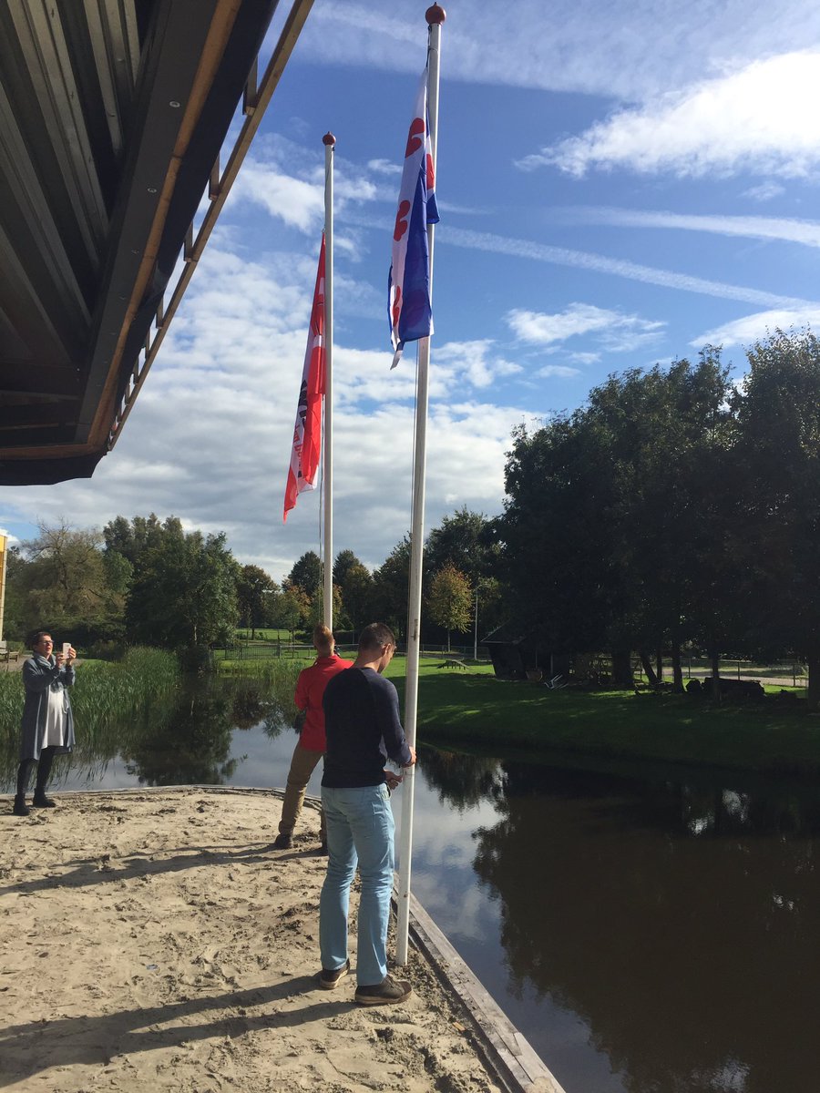 kohuisman's tweet photo. Genieten, met alle bewoners, @Elkien_ @zuidoostzorg @VanWijnenGroep hoogste punt vieren, nieuwe ontmoetingsruimte #DeMiente #relevantzijn https://t.co/uEqWNb9JO9