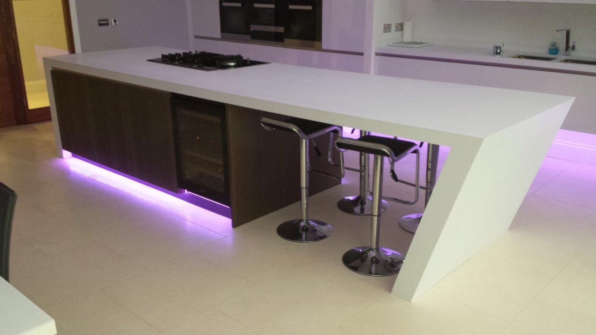 VHSurfaces's tweet photo. A beauty this one!!. #Corian Designer White Island worktop with angled thicker leg.#stunning #wherearethejoints 🤷‍♂️@cdukltd @VHSurfaces 👍👍👍 https://t.co/zeat0SEn9c