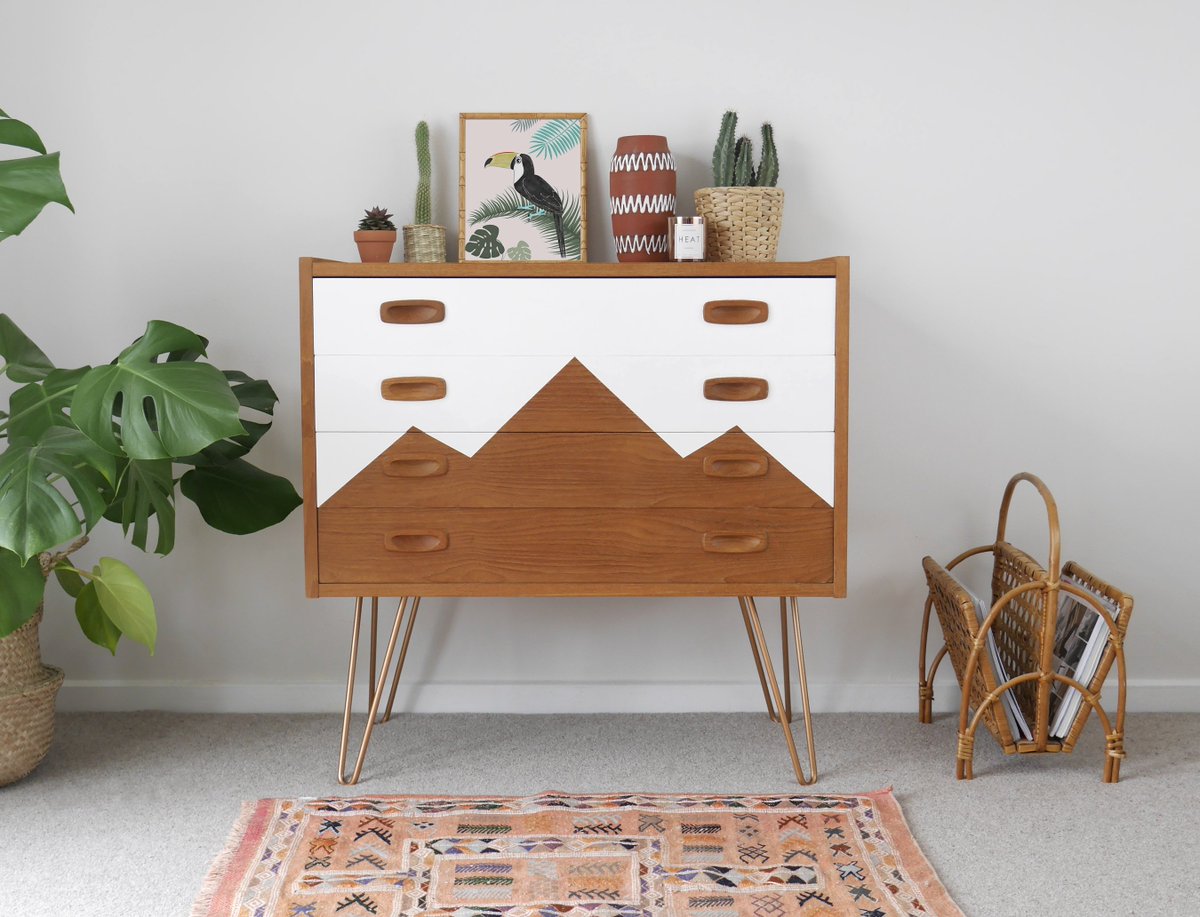 This commission reminds me of mountains! It's now in it's new home #UpcycledHour