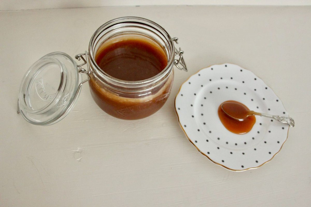 CakesRuby's tweet image. Caramel Week makes me want to make my lush salted caramel! It's a big hug in a jar and one of my most popular flavours 😋 #GBBO #CaramelWeek