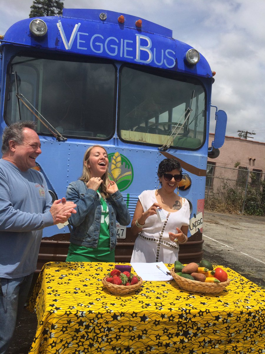 MayaIsGreening's tweet image. 4. Party! Come out to the #VeggieBus Ribbon Cutting on Sat 11/4 @CSUINCLA #PRCWC. Volunteers are needed. Pls RSVP to neelam@csuinc.org.