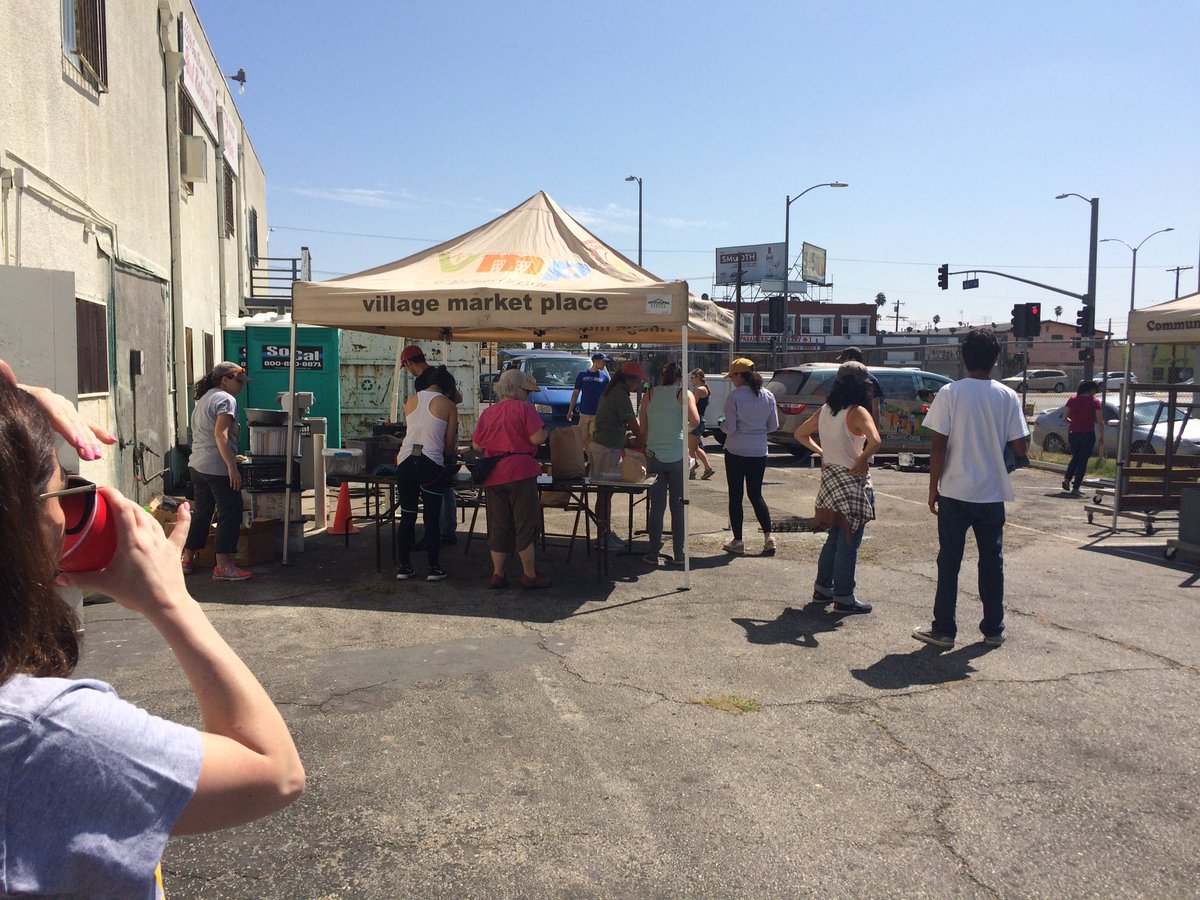 MayaIsGreening's tweet image. 4. Party! Come out to the #VeggieBus Ribbon Cutting on Sat 11/4 @CSUINCLA #PRCWC. Volunteers are needed. Pls RSVP to neelam@csuinc.org.