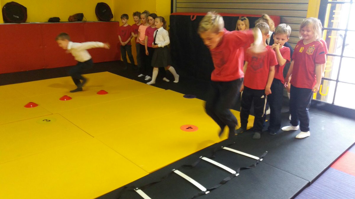 FairviewFPS's tweet photo. P5 enjoying a session at the only NI Judo Centre today. Delighted to have Stephen running a club in school on a Friday again this year. https://t.co/ux4FoIY5HW