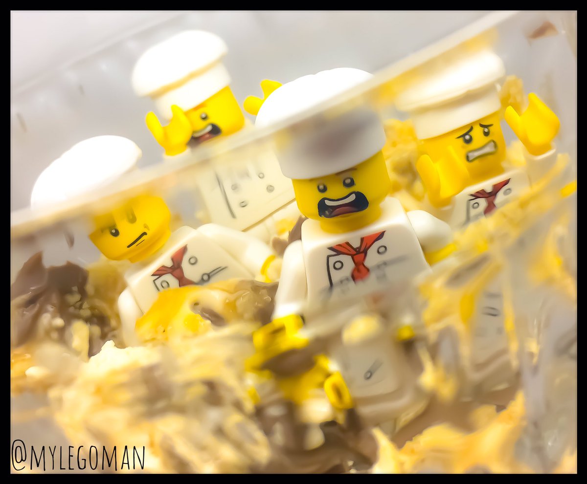 mylegoman's tweet photo. NewsFlash.... Caramel catastrophe in the #StoopWaffle technical challenge! Grainy disaster all round! #GBBO #CaramelWeek #bakeoff https://t.co/35gyFh1fas