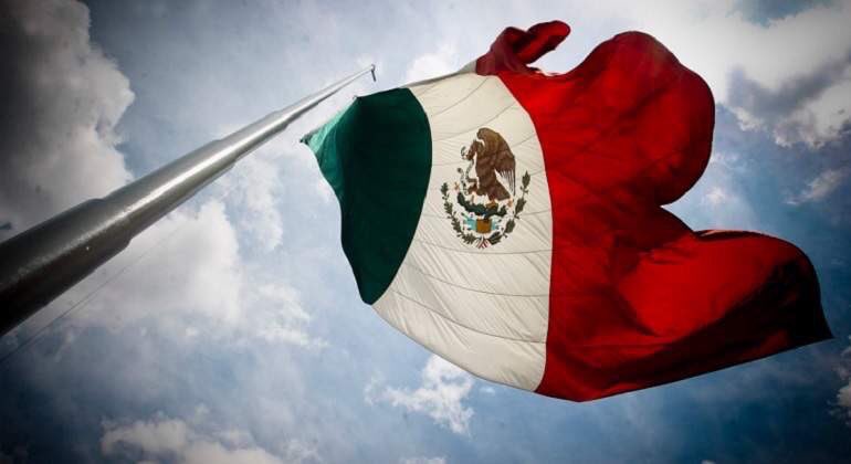 #FuerzaMexico nuestra solidaridad con todos nuestros hermanos de #CDMX nuestro corazón está con ustedes...