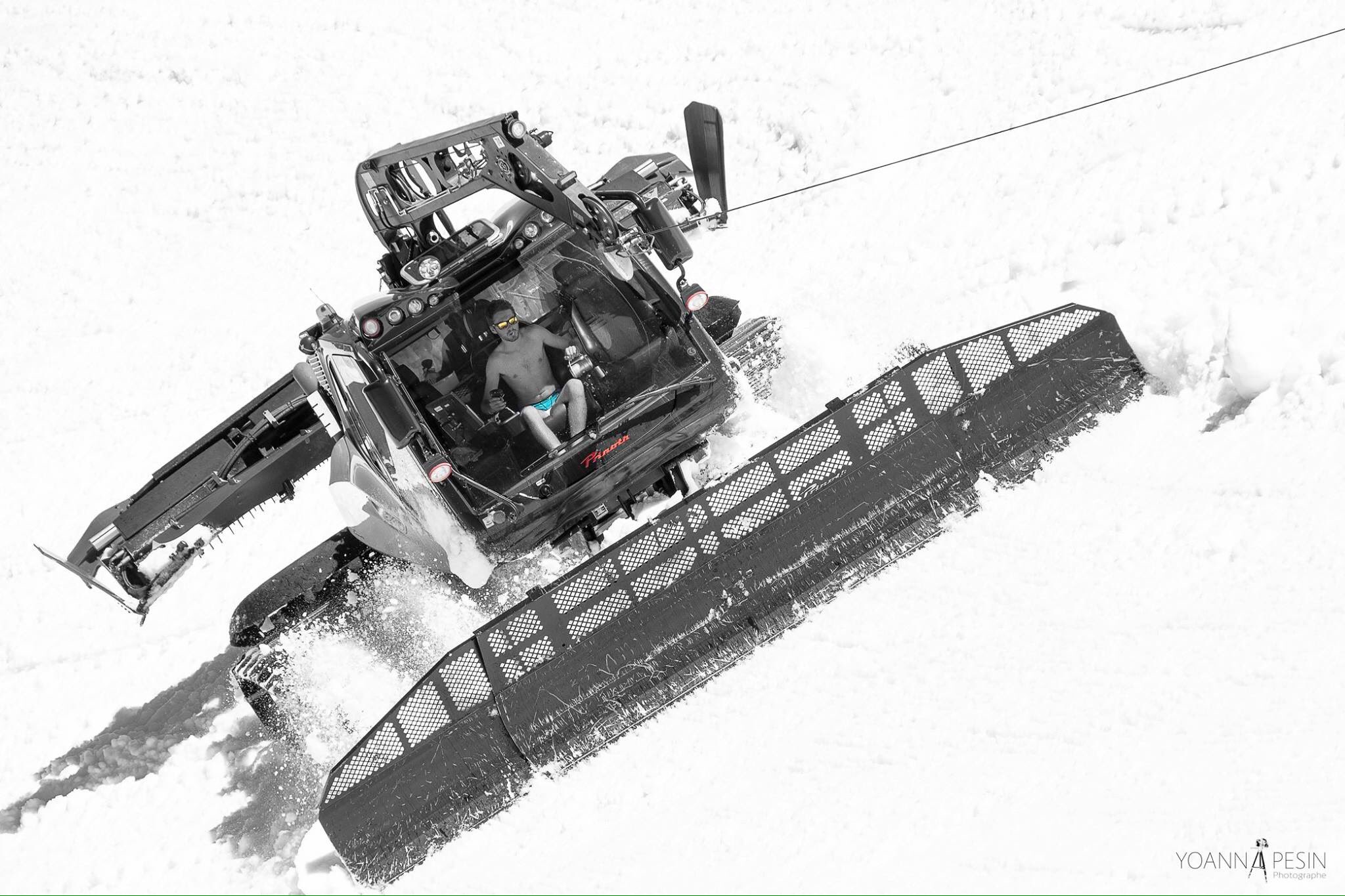 Yoannpesin on Twitter "snowcat leitwolf and a driver who illustrate