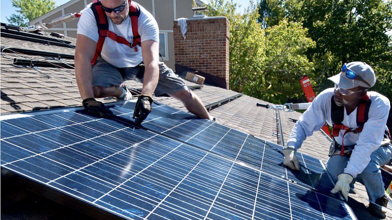 DaveBComms's tweet photo. America needs a working class movement for a fair, sustainable economy based on 100% clean energy. #CleanEnergyRev https://t.co/TcXuZjcAi8