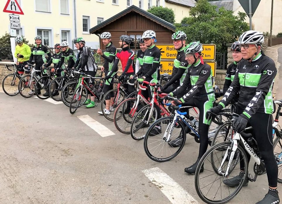 RTCHengelo's tweet photo. Het clubweekend zit er weer op. Leuke fimpjes en foto's staan nu online. Nieuwsgierig?   👇 https://t.co/0rBCf9xH1d #RTCHengelo https://t.co/mJuaJUwusQ