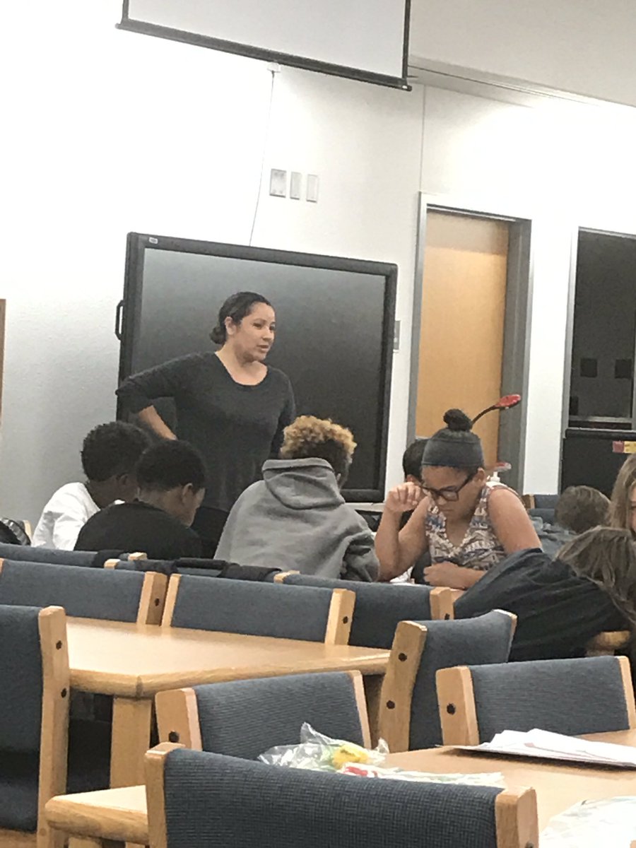 Students learning to have a genuine conversation when meeting new people! #AmazingShake @KristaRRISD