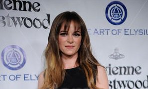 FlashyFrost's tweet photo. Happy birthday @dpanabaker!🎉😊❤️
Proud to be a fan of this lovely, gifted, hard-working, big-hearted lady!👍 #HappyBirthdayDaniellePanabaker https://t.co/OuISnxWos3