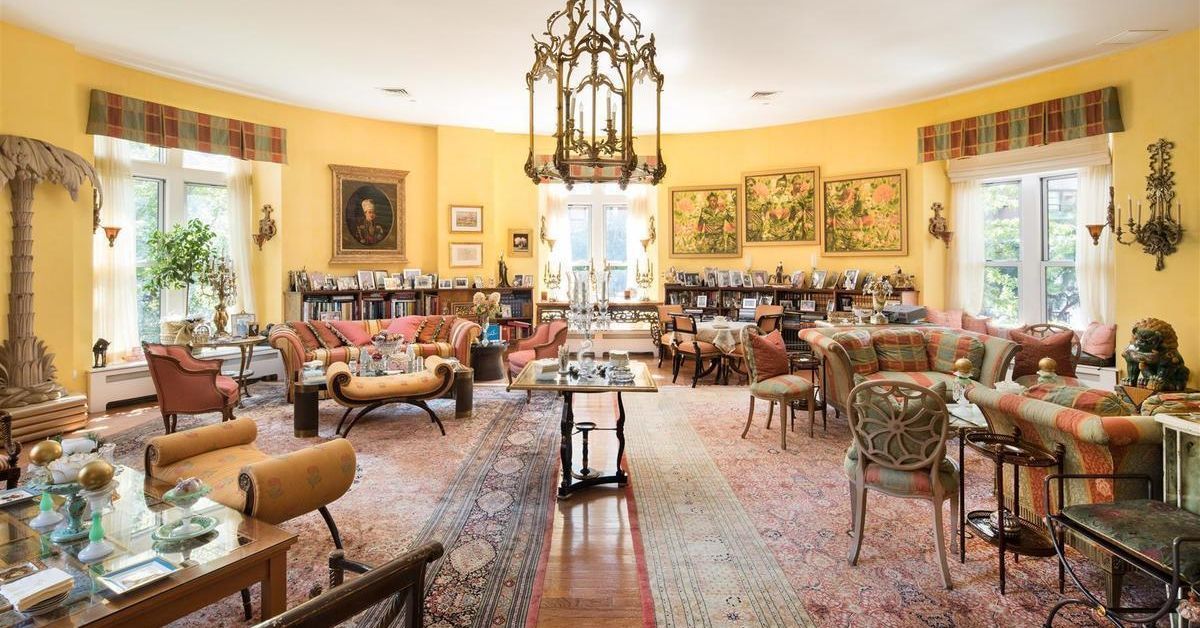 sothebyshomesny's tweet photo. "A massive apartment within the turet of one of Manhattan’s most interesting buildings.... has hit the market..." https://t.co/RlPggTnZ3k https://t.co/m8bwPCXIJz