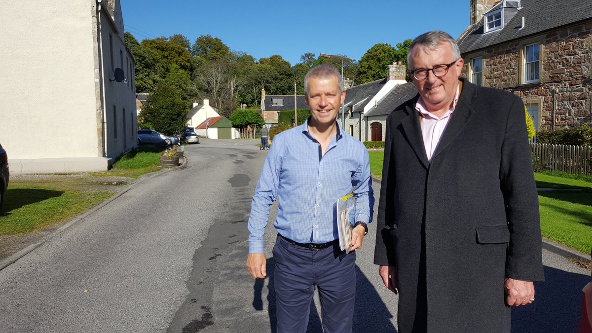 AngelaMacleanLD's tweet photo. Beautiful day campaigning in Milton @JamieHWStone @Jamie4North  and William Sinclair #Tain&amp;EasterRoss byelection. https://t.co/5gXVrmO4WT