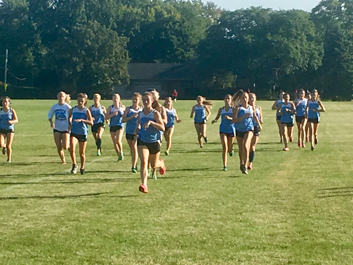 ProspectXCTF's tweet photo. JV race against Hersey starts in 5 minutes! #PacktheCourse #LGK https://t.co/E88k2N5KZN