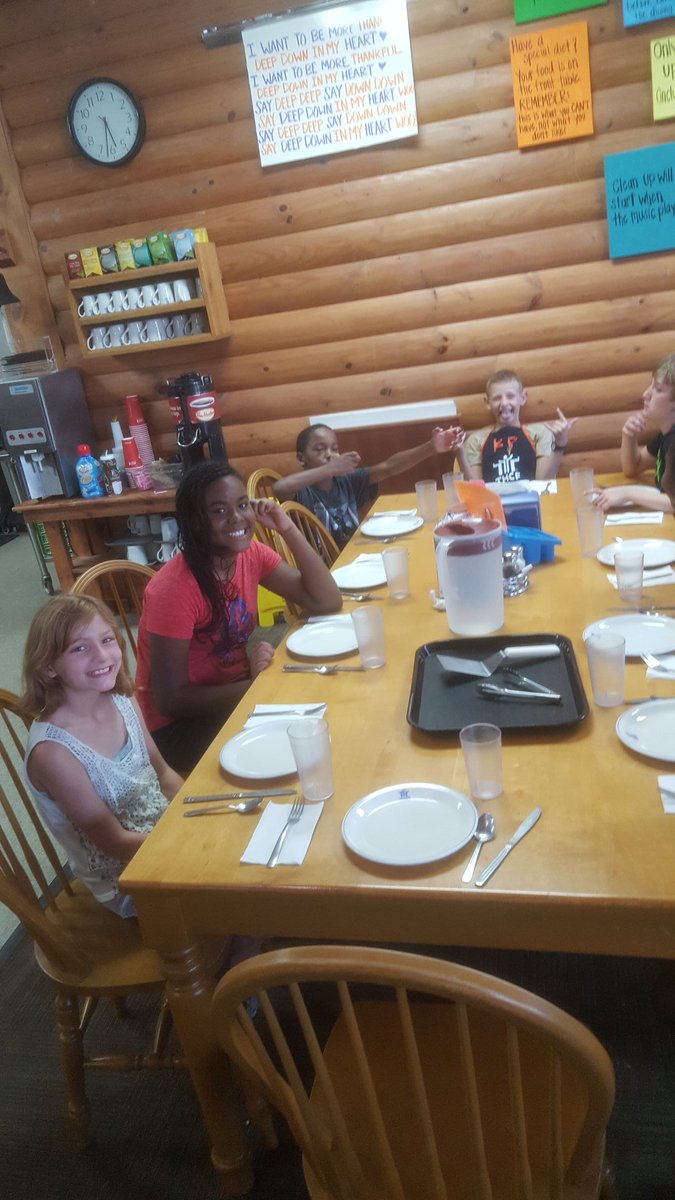 ChiaraWalters's tweet photo. @GoldsmithNews we're sitting down to a dinner of pizza,breadsticks,salad and milk. Yummy!
#campisgood #goldsmithrocks https://t.co/acTJjIkqYv