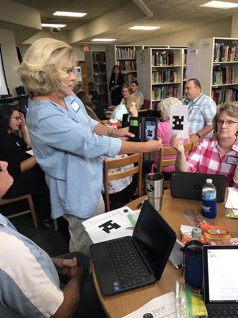 StaceySteiner5's tweet photo. Plicker for quick assessment! Soooo cool. Thanks Susan. @techterraed @wellssusan @cbellbell #techterra #WeAreCarlinville https://t.co/xKAdiGGFH4