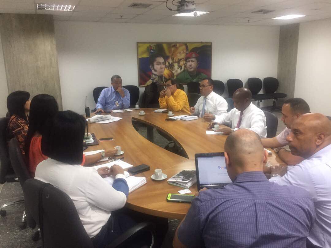 DouglasRicoVzla's tweet image. 1. En estos momentos gerentes del #CICPC se reúnen con el propósito de impartirles nuevas directrices emanadas por nuestro órgano rector.