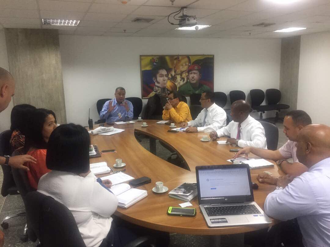 DouglasRicoVzla's tweet image. 1. En estos momentos gerentes del #CICPC se reúnen con el propósito de impartirles nuevas directrices emanadas por nuestro órgano rector.