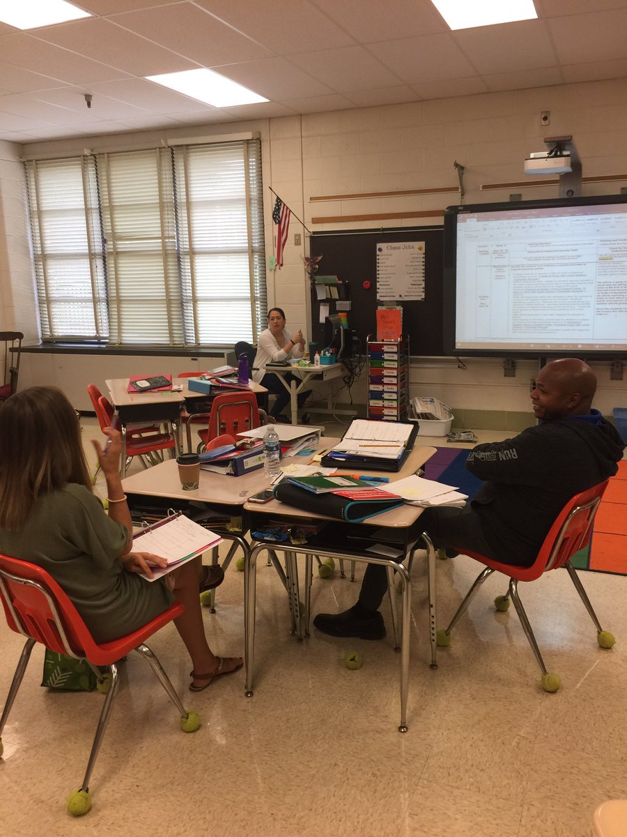 SummitHallRS's tweet image. 4th grade collaborative planning! And 5th grade whole group reading #totalengagement #teachermodeling