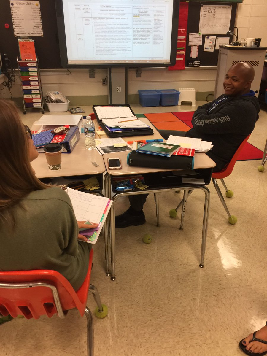 SummitHallRS's tweet image. 4th grade collaborative planning! And 5th grade whole group reading #totalengagement #teachermodeling