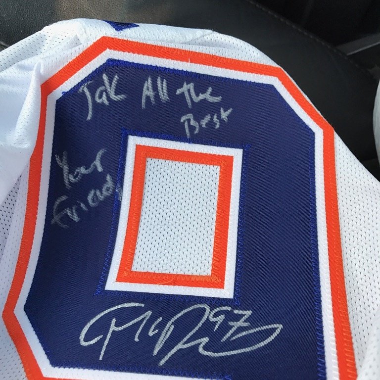 deanreimer77's tweet photo. To Brian August and his family, @cmcdavid97 @EdmontonOilers, we thank you.. we love you and we will all keep fighting 4 Jak! #cancersucks https://t.co/5WQs44A7aI