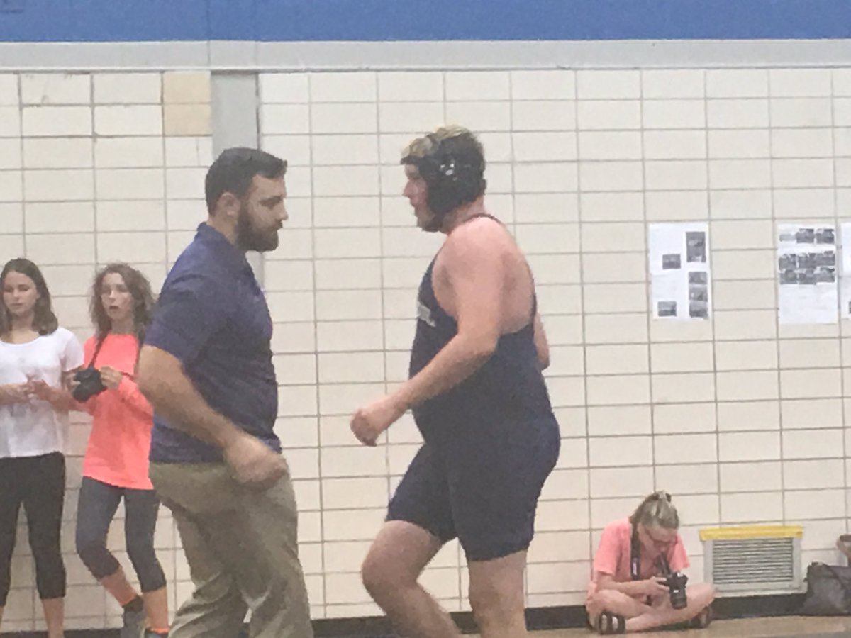 jenbrethour's tweet image. Wrestling meet @WRidgeMS vs @IHKnights . Our wrestlers are hanging tough and giving Champion effort! #WMSChamps
