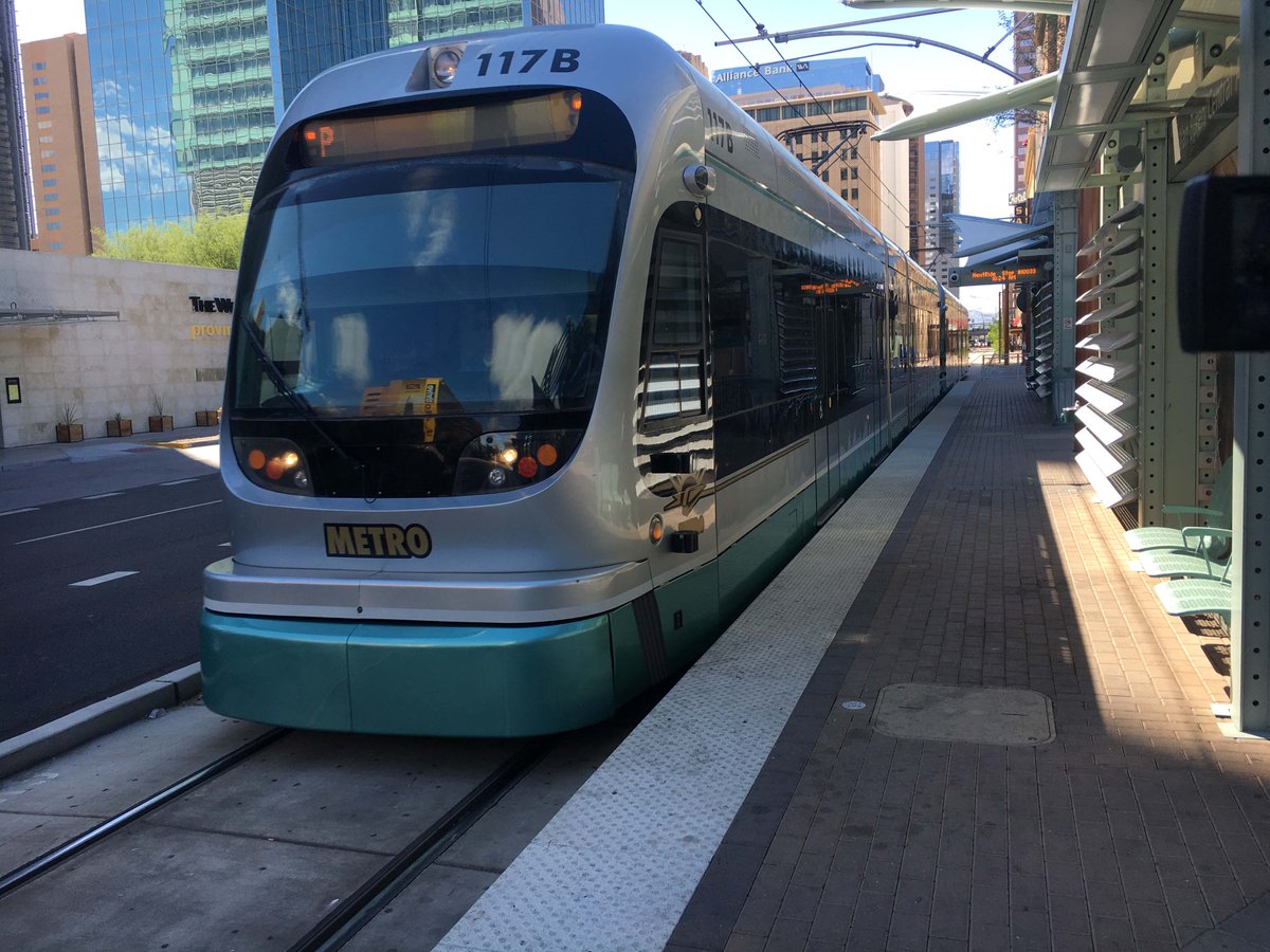 cronkitenews's tweet photo. In the next 35 years, #Phoenix plans to add 42 miles of light rail lines. https://t.co/O3ms3wjmLV https://t.co/04bMGEyReM