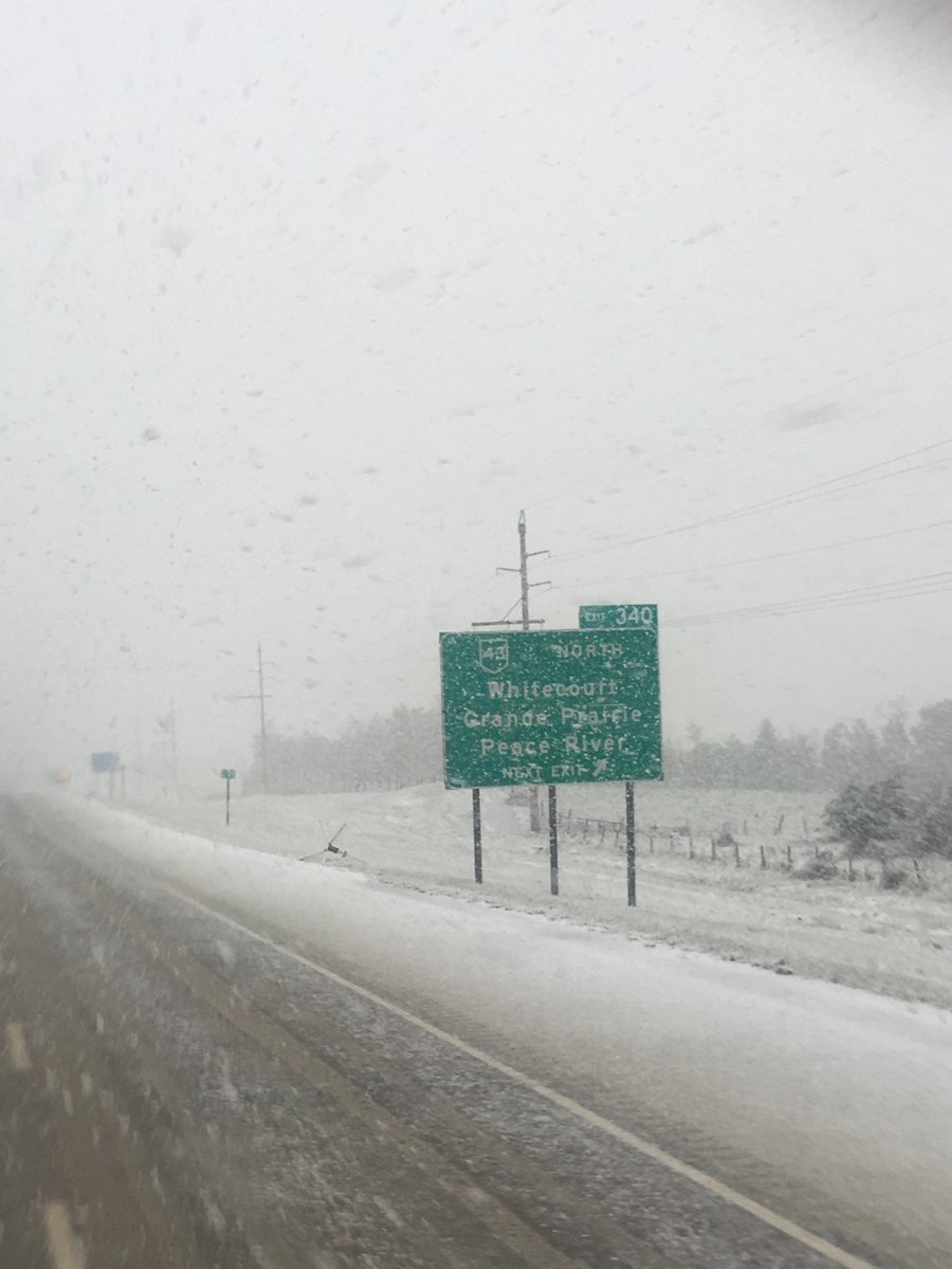westernxpressca's tweet photo. And so winter hits early. Luckily it all melted away. #wondershot #winterwonderland #alberta https://t.co/Wh8HYVmLLX
