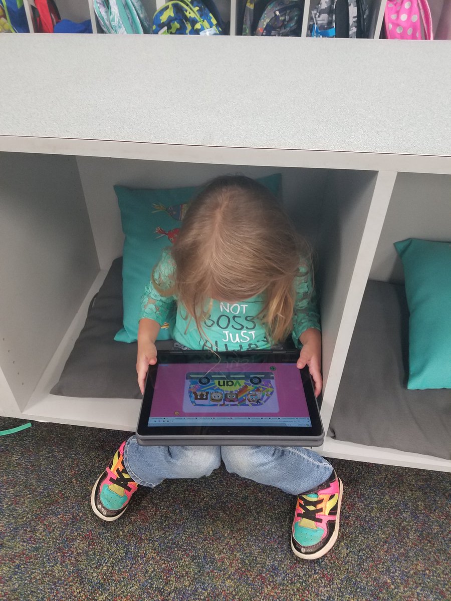 AprilGaydosh's tweet image. Love doing #classroomwalks and spotting #flexibleTECH @BrevardBees @awhollings #ReachALLTeachALL @TransylvaniaSch