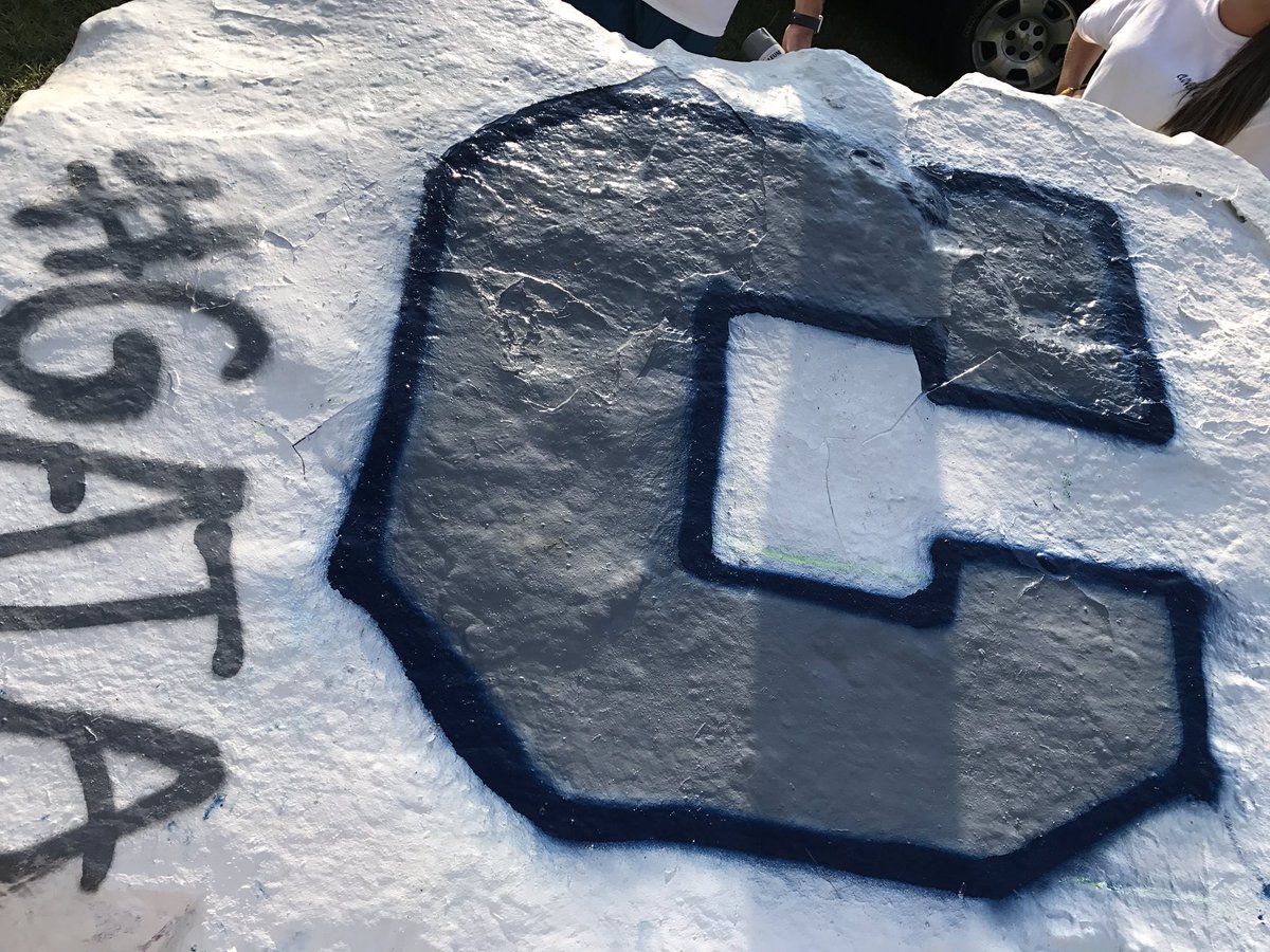 CHSHype's tweet photo. It's the most wonderful time of the year! #YORKWEEK #BEATYORK 💪🏼🦅 https://t.co/QmtcJ5DnpA