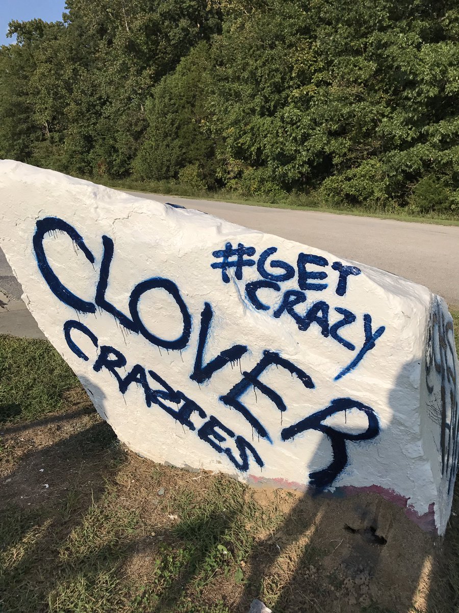 CHSHype's tweet photo. It's the most wonderful time of the year! #YORKWEEK #BEATYORK 💪🏼🦅 https://t.co/QmtcJ5DnpA