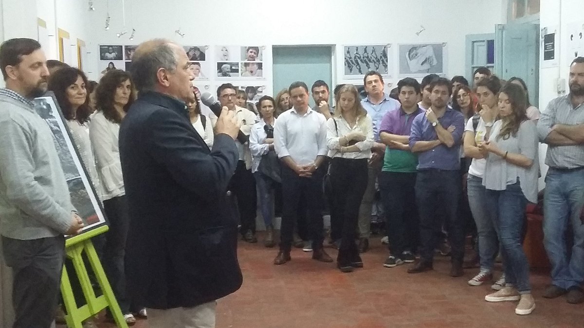 LeacGonzalez's tweet photo. Se inaugura la muestra #EducandoMiMirada en @EspacioSurgir. Herramientas para aprender a desprendernos de los prejuicios al mirar al otro 👫 https://t.co/IKhAptxu2n