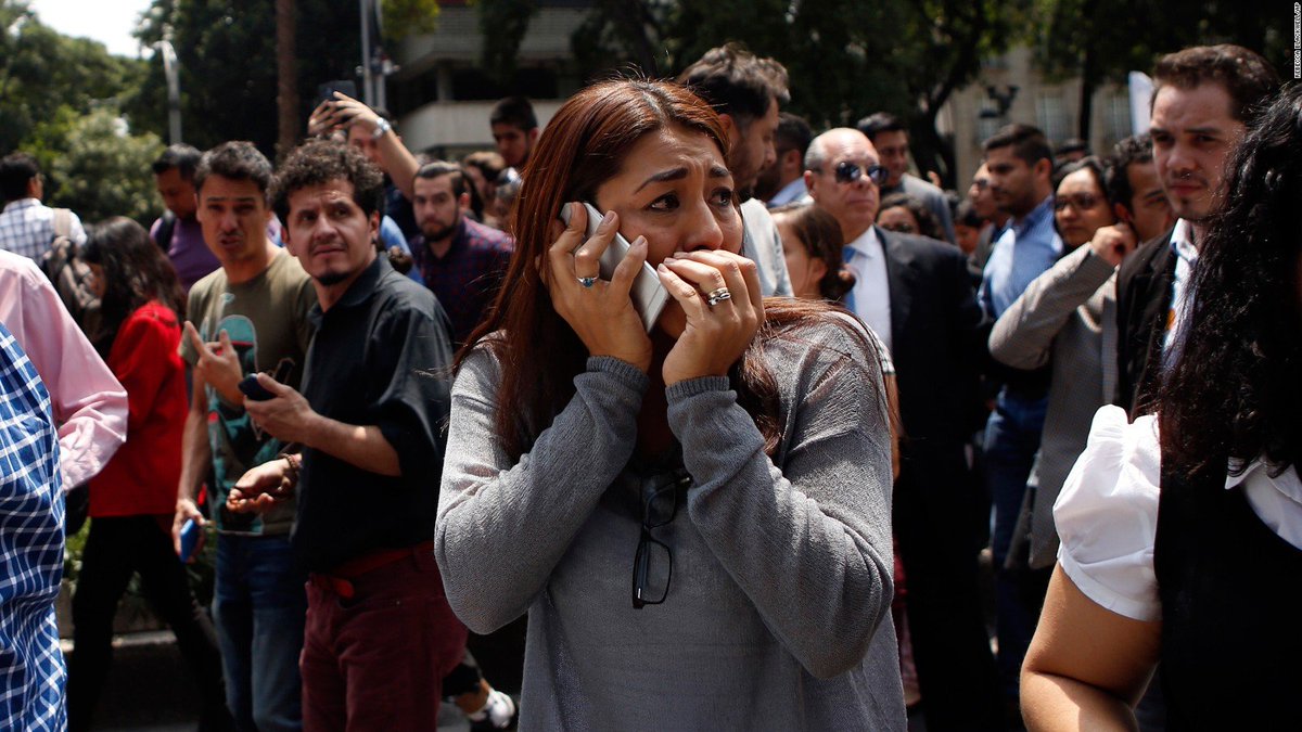 CNNEE's tweet photo. ¿Qué hacer y qué no hacer después de un terremoto? 6 claves para mantenerte a salvo 
https://t.co/sPoCgHtjwb https://t.co/0xMeZgNYhk