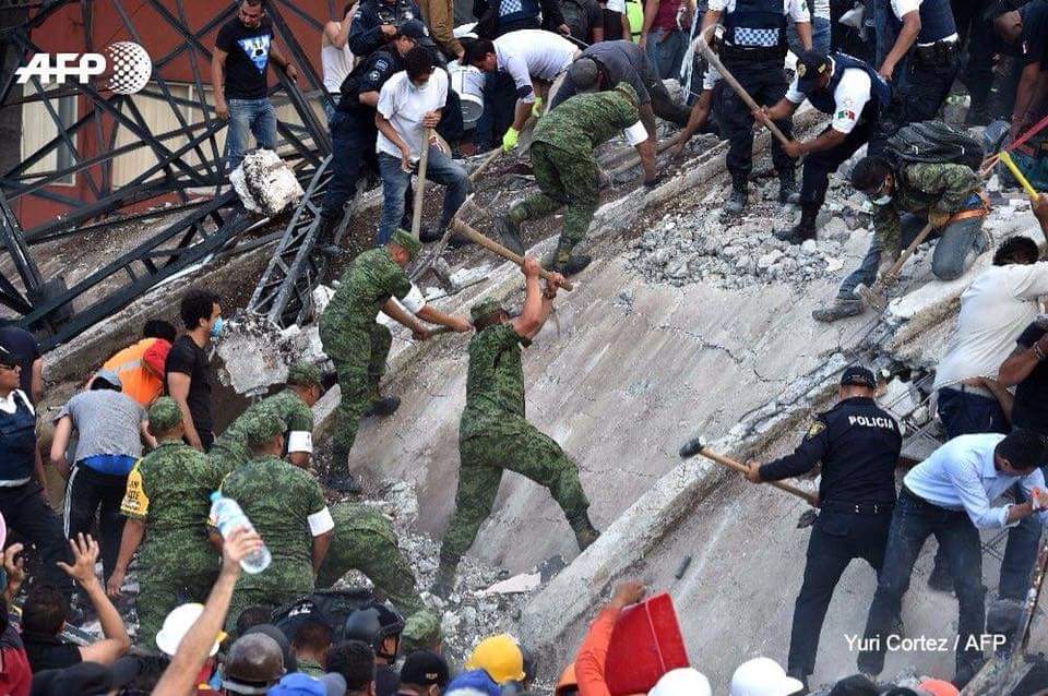 tumbaburross's tweet photo. Y si me preguntan: ¿Cómo son los mexicanos?

Voy a mostrarles estas imágenes: https://t.co/xI0ZgpsL8B