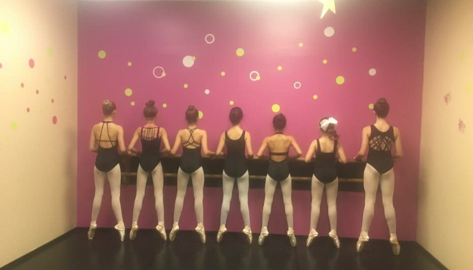instep01's tweet photo. @instep01 @JazzRags thanks Michelle for all your help with fitting these girls. #balletgirls #instepdance https://t.co/RFY1YzP1PU